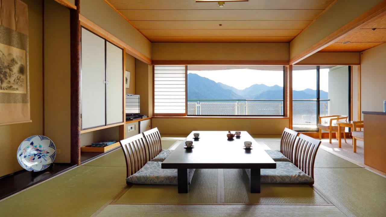 Aki Grand Hotel & Spa Hatsukaichi Zewnętrze zdjęcie